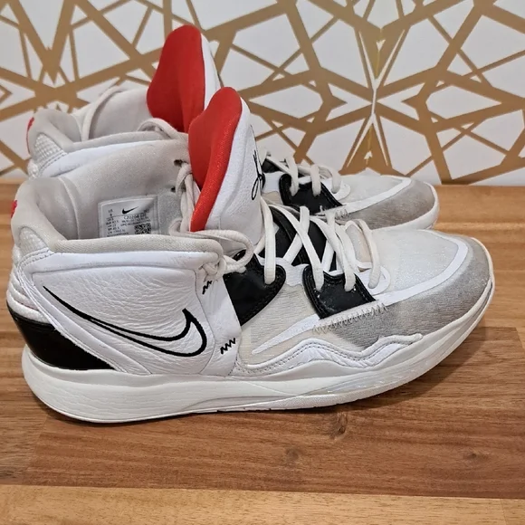 Nike Kyrie Sneakers Size9 MENS - Picture 2 of 9